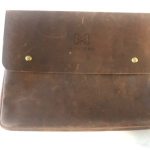 Montasu leather file folder